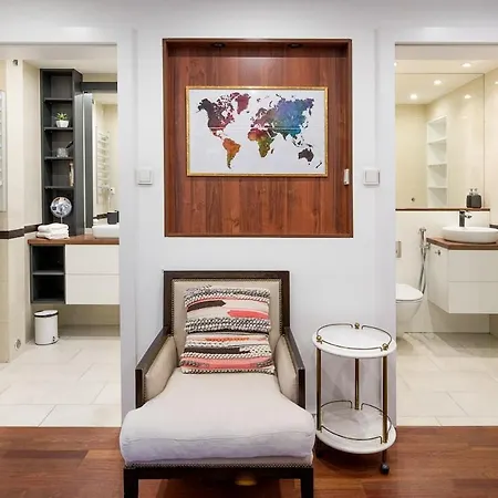 Unique Riverside Treasure Krakkó