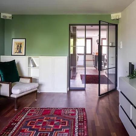 Unique Riverside Treasure Krakkó